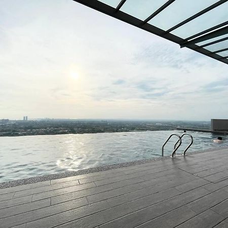 Appartement Quartz Near To Jonker Walk With Infinity Pool Cozy 3B2B à Malacca Extérieur photo