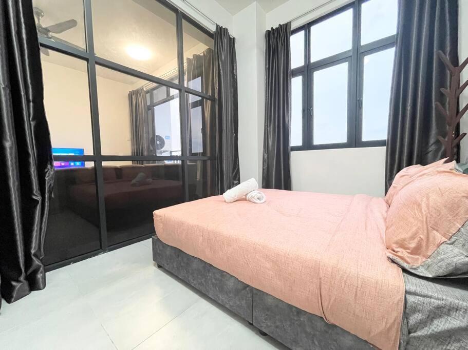 Appartement Quartz Near To Jonker Walk With Infinity Pool Cozy 3B2B à Malacca Extérieur photo
