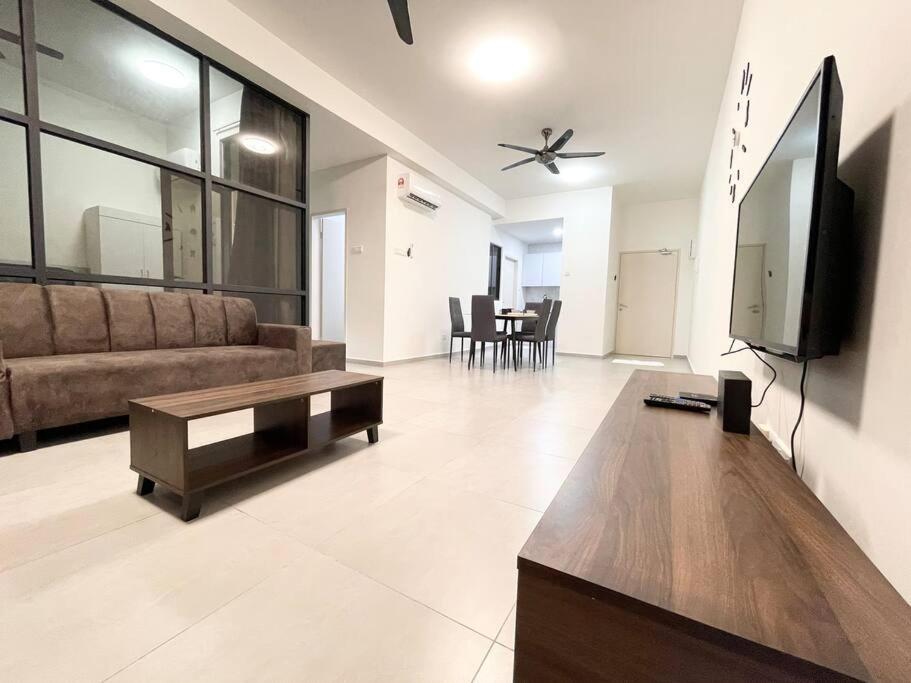 Appartement Quartz Near To Jonker Walk With Infinity Pool Cozy 3B2B à Malacca Extérieur photo