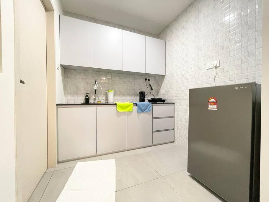 Appartement Quartz Near To Jonker Walk With Infinity Pool Cozy 3B2B à Malacca Extérieur photo