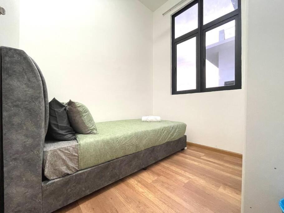 Appartement Quartz Near To Jonker Walk With Infinity Pool Cozy 3B2B à Malacca Extérieur photo